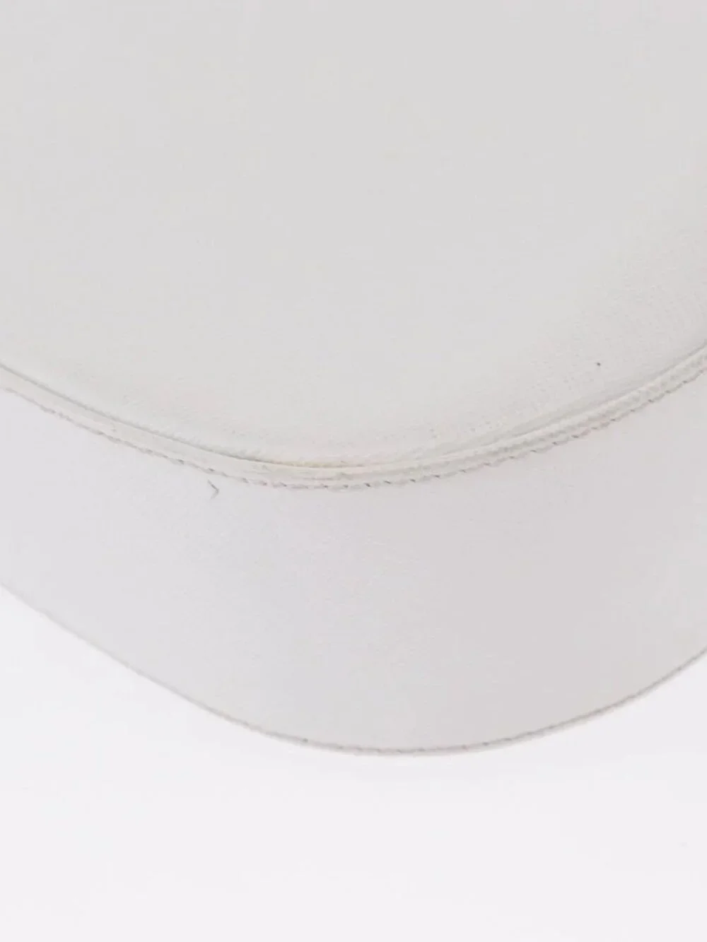 Salvatore Ferragamo Gancini Shoulder Bag Leather White Silver Auth BA9272